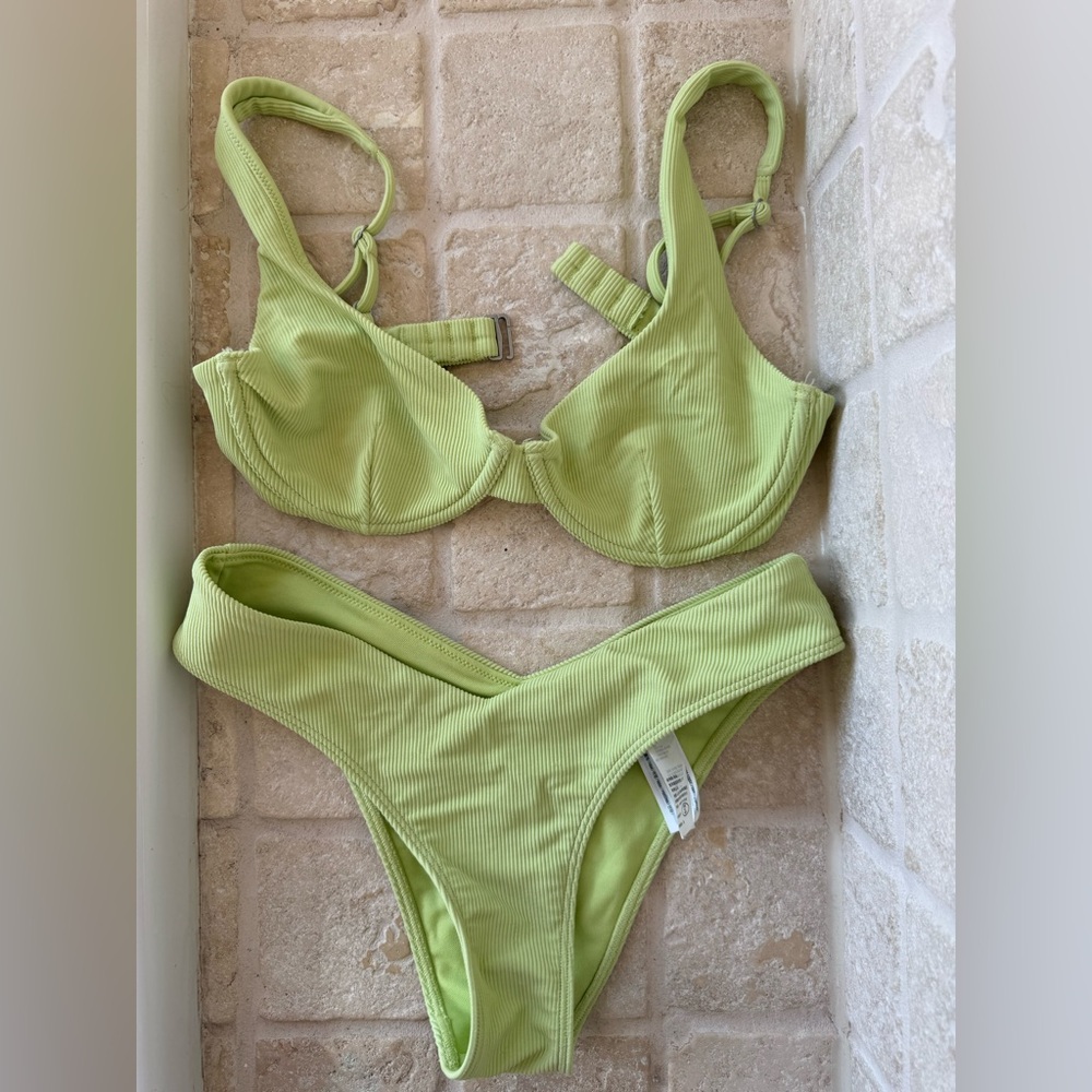 A&F green swim set